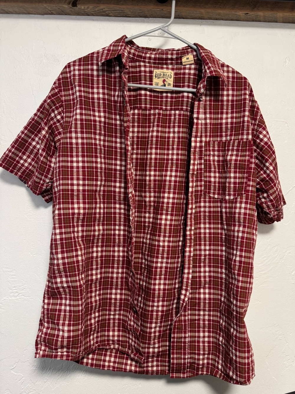 RedHead Men's Burgundy and White Plaid Short Sleeve Button-Down Shirt